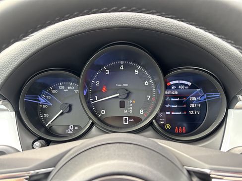 New 2026 Porsche Macan AWD/4WD image 15