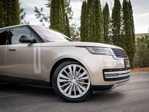 Used 2023 Land Rover Range Rover Long Wheelbase First Edition image 7