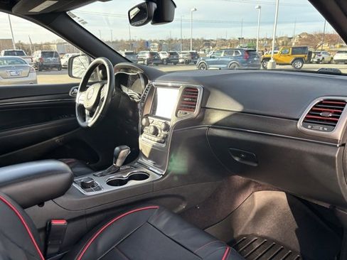 Used 2018 Jeep Grand Cherokee Limited w/ Luxury Group II image 23