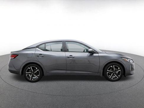 Used 2025 Nissan Sentra SV FWD image 10