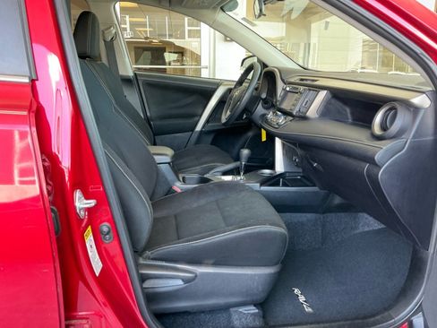 Used 2013 Toyota RAV4 XLE AWD/4WD image 32