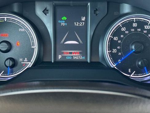 Certified 2021 Toyota Venza LE image 32