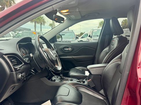 Used 2019 Jeep Cherokee Trailhawk w/ Cold Weather Group image 25