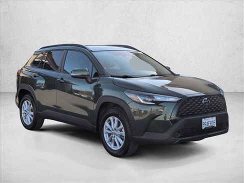 Used 2024 Toyota Corolla Cross LE AWD/4WD image 3