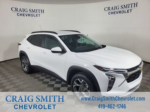 Used 2024 Chevrolet Trax LT FWD image 6