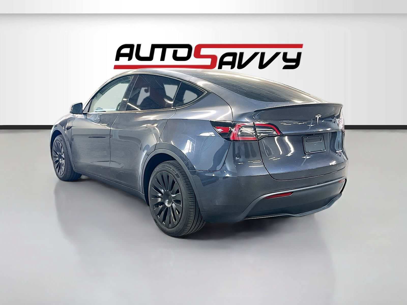 Used 2024 Tesla Model Y Long Range AWD/4WD image 5