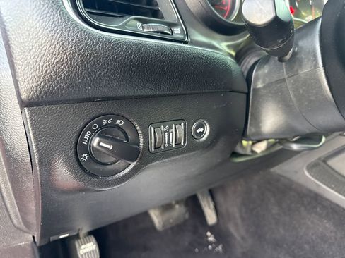 Used 2016 Dodge Challenger SXT w/ Driver Convenience Group image 21