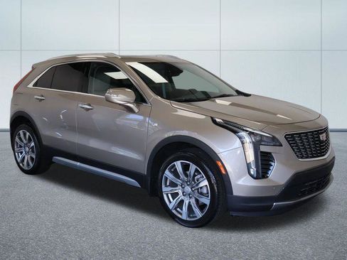Certified 2023 Cadillac XT4 Luxury w/ Cold Weather Package AWD/4WD image 9