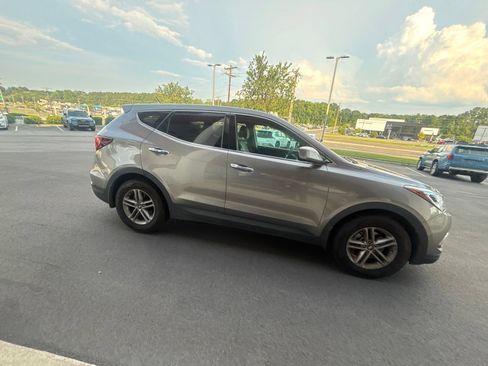 Used 2018 Hyundai Santa Fe Sport FWD image 10