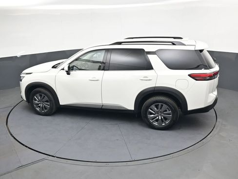Used 2025 Nissan Pathfinder SV AWD/4WD image 39