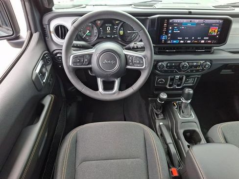 Used 2025 Jeep Wrangler Unlimited Sahara w/ Safety Group AWD/4WD image 11