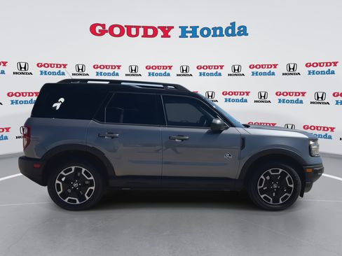 Used 2022 Ford Bronco Sport Outer Banks w/ Tech Package AWD/4WD image 9