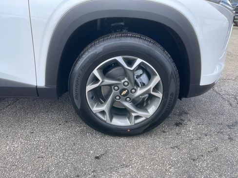New 2026 Chevrolet Trax LT FWD image 26