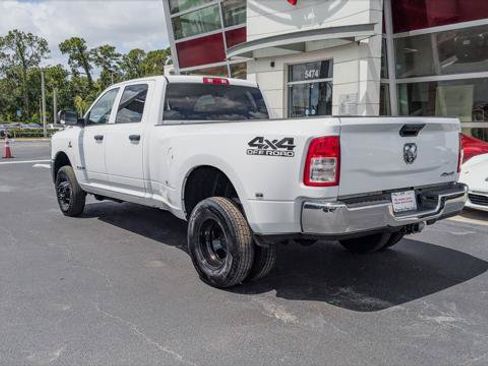Used 2022 RAM 3500 Tradesman w/ Chrome Appearance Group AWD/4WD image 6