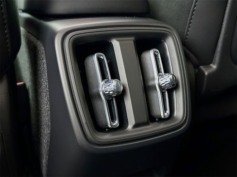 Certified 2023 Volvo C40 P8 Recharge Plus image 26