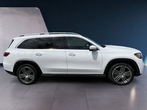 Used 2024 Mercedes-Benz GLS 450 4MATIC image 6