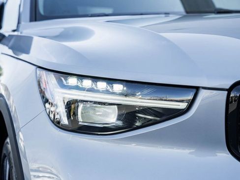 Certified 2025 Volvo XC40 B5 Ultra w/ Climate Package image 12