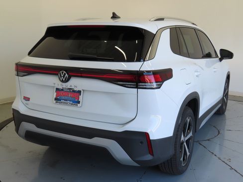 New 2026 Volkswagen Tiguan SE image 4