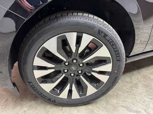 New 2025 Ford Expedition Platinum w/ Platinum Ultimate Package image 28