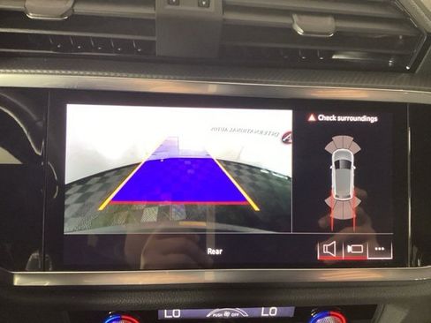 Used 2025 Audi Q3 2.0T Premium image 22