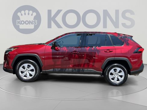 Used 2025 Toyota RAV4 LE AWD/4WD image 2