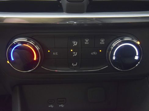 Used 2024 Buick Encore GX Preferred FWD image 37