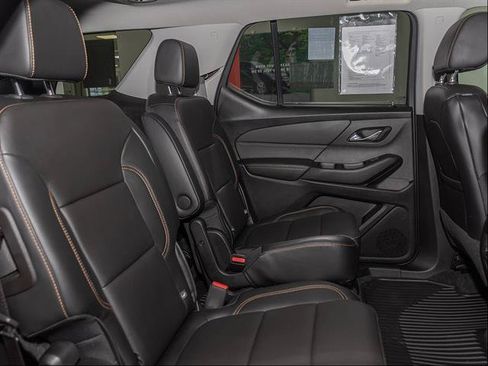 Used 2019 Chevrolet Traverse LT w/ LT Premium Package AWD/4WD image 23