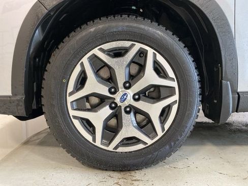 Used 2024 Subaru Forester Premium image 5