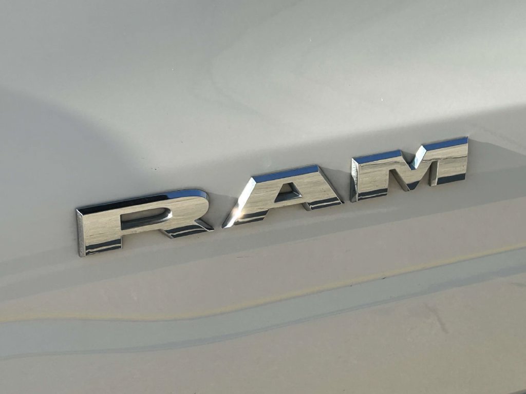 Used 2025 RAM 1500 Laramie AWD/4WD image 10