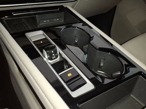 Used 2025 Volkswagen Atlas SEL Premium R-Line image 13