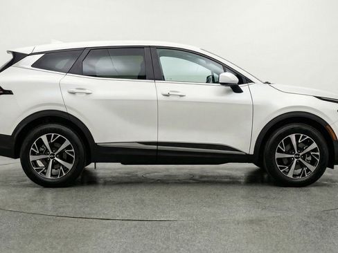 Used 2025 Kia Sportage LX image 11