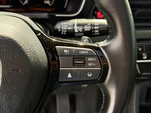 Used 2025 Honda Pilot Touring image 21