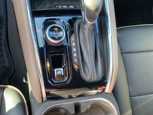 Used 2024 GMC Canyon Denali image 32