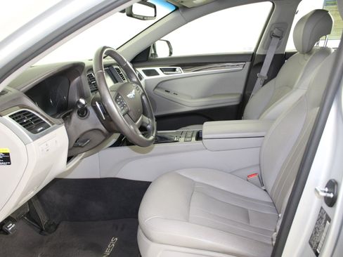 Used 2015 Hyundai Genesis 3.8 image 24
