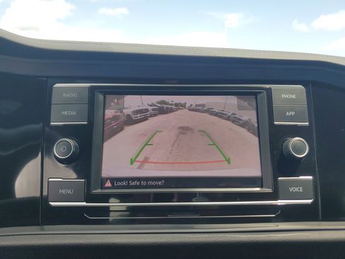 Used 2024 Volkswagen Jetta Sport image 10