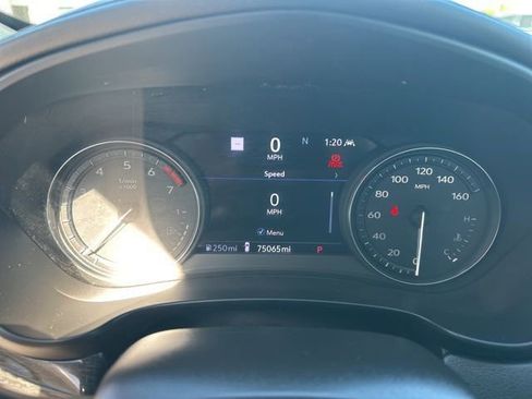 Used 2020 Cadillac XT4 Premium Luxury w/ Technology Package FWD image 18