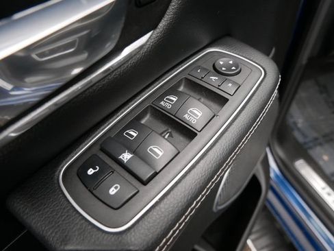 Used 2022 RAM 1500 Laramie w/ Sport Appearance Package AWD/4WD image 18