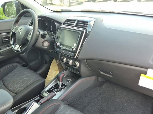 Used 2025 Mitsubishi Outlander Sport LE image 18