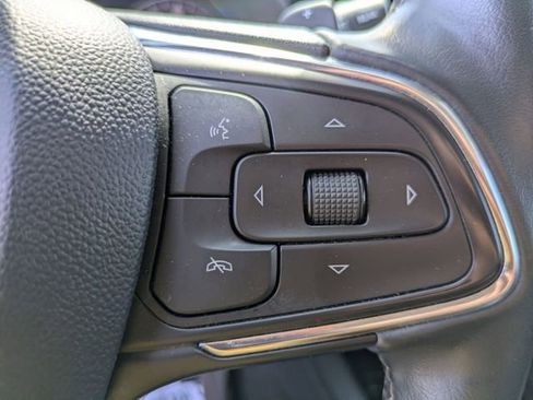 Used 2023 Buick Envision Essence image 18