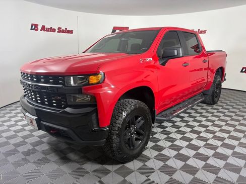 Used 2019 Chevrolet Silverado 1500 Custom Trail Boss w/ Custom Convenience Package AWD/4WD image 2