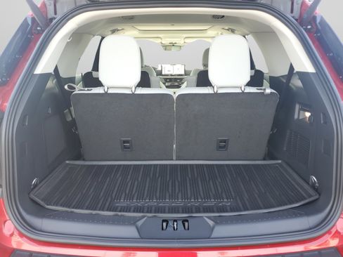 New 2026 Ford Explorer Platinum w/ LUX Leather Package AWD/4WD image 7