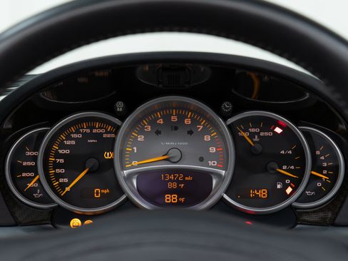 Used 2005 Porsche Carrera GT RWD image 32