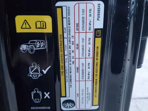 Used 2023 Jeep Wrangler Sahara image 30