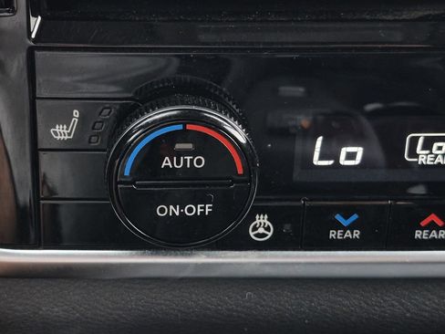 Used 2023 Nissan Rogue SL w/ SL Premium Package FWD image 26