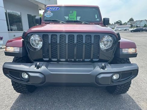 Used 2021 Jeep Gladiator Sport image 3