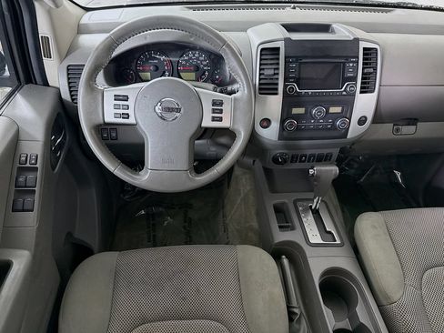 Used 2016 Nissan Frontier SV w/ SV Value Truck Package AWD/4WD image 3