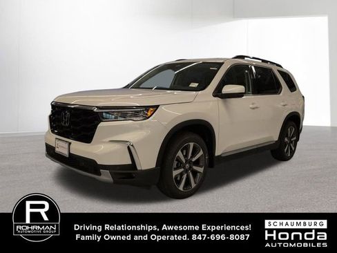 New 2025 Honda Pilot Touring image 2