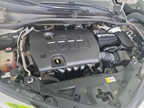 Used 2020 Toyota C-HR LE FWD image 6