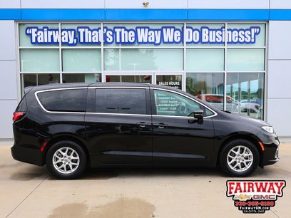 Used 2024 Chrysler Pacifica Touring-L
