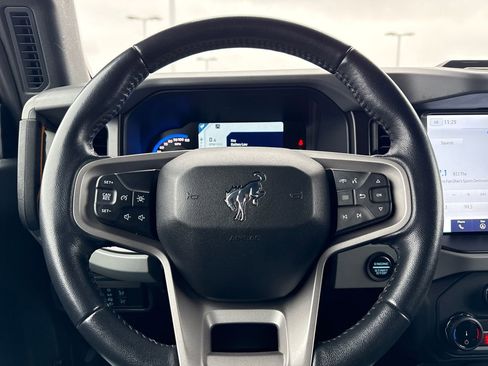 Used 2022 Ford Bronco Badlands image 17